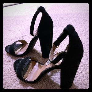 Steve Madden Black Velvet Heel